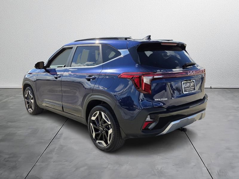 Used 2024 Kia Seltos SX w/ SX Sunroof Package image 4