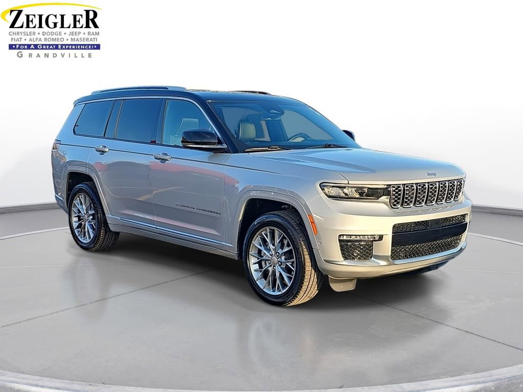 Used 2022 Jeep Grand Cherokee L Summit w/ Luxury Tech Group V image 3