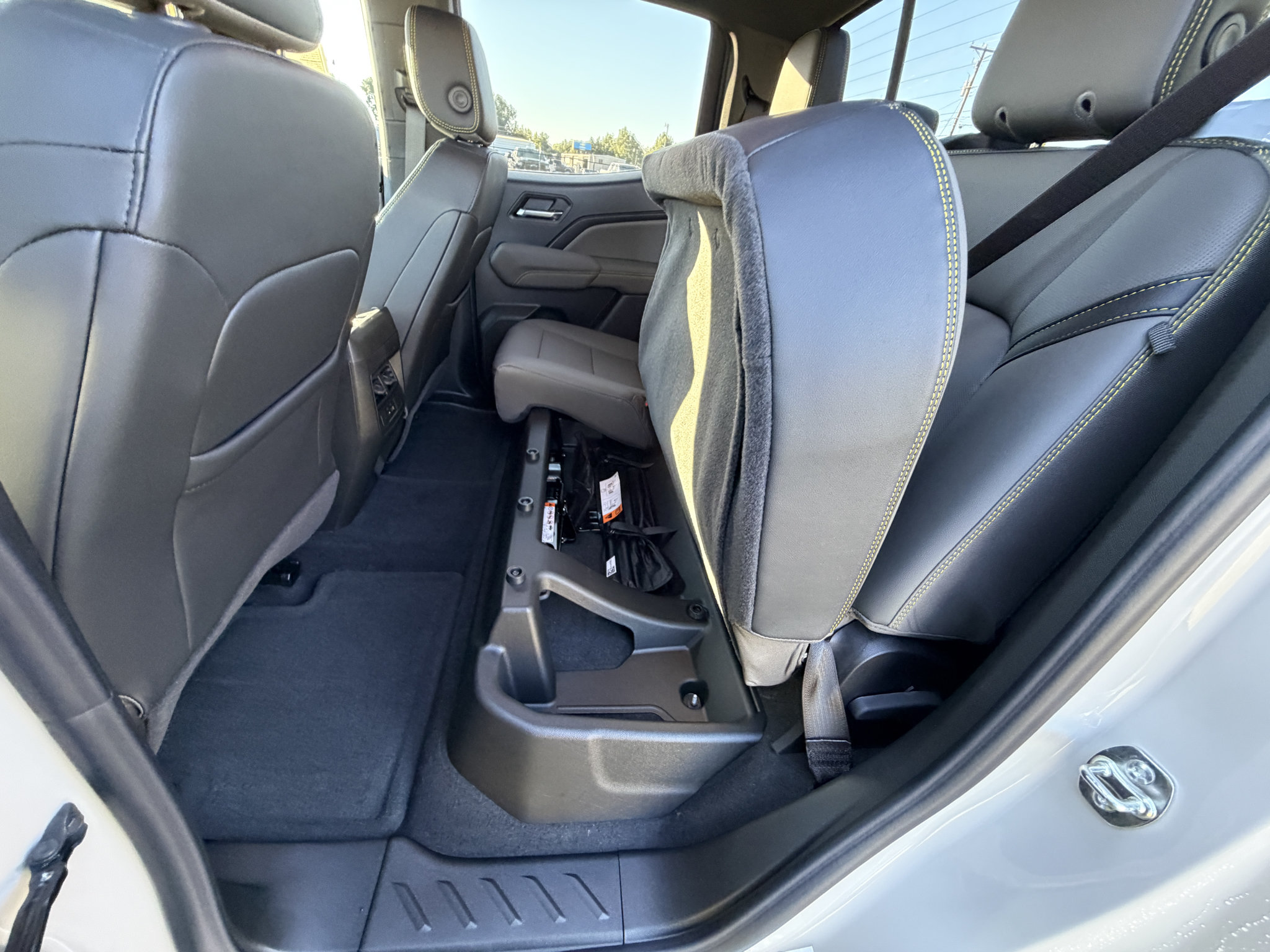 New 2026 Chevrolet Colorado ZR2 AWD/4WD image 16