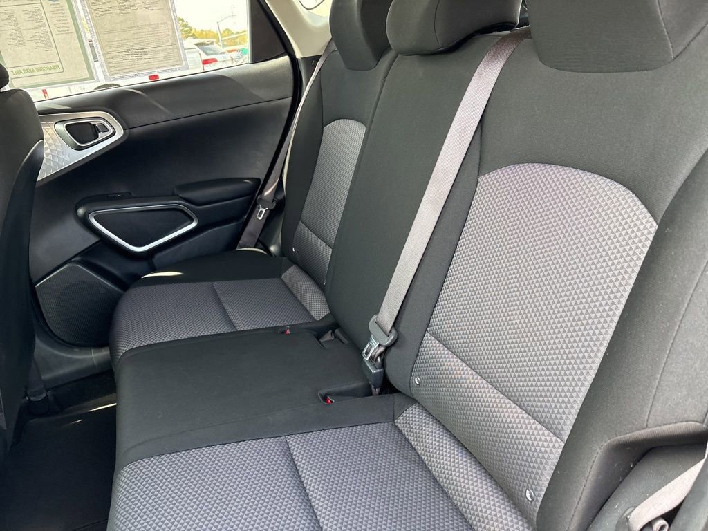 Used 2024 Kia Soul LX w/ Option Group 015 FWD image 24