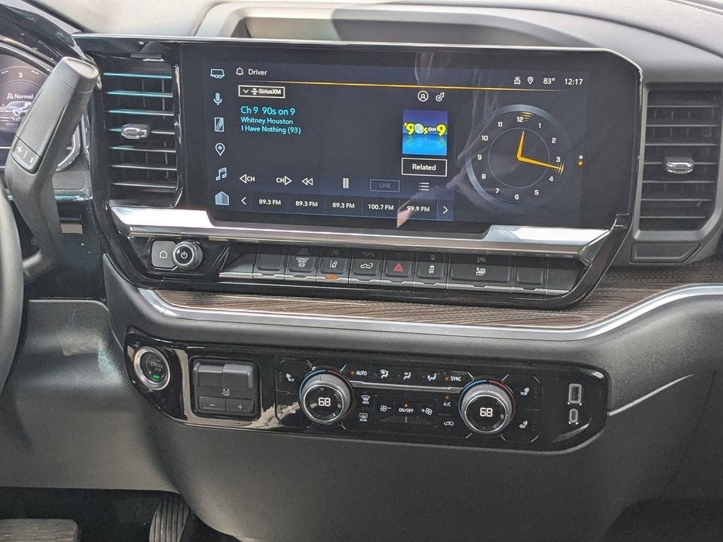 Used 2025 Chevrolet Silverado 2500 LT w/ Convenience Package image 18