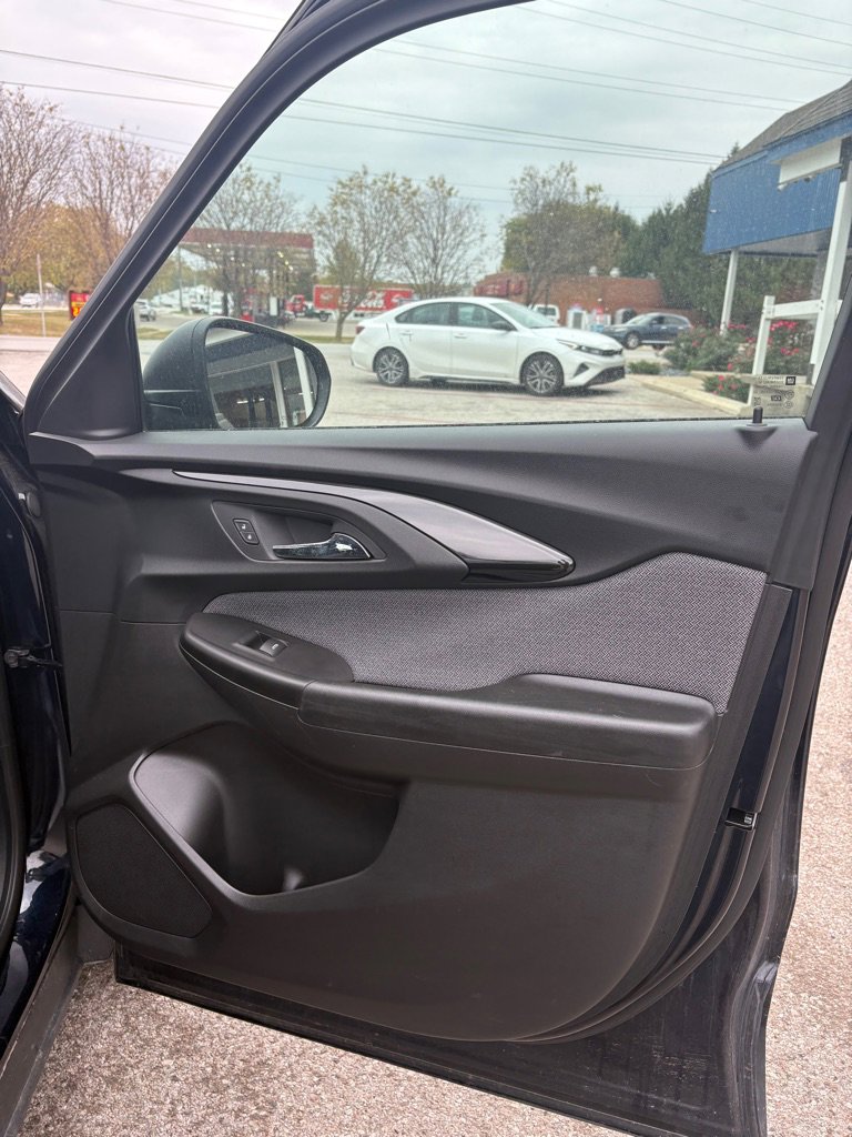 Used 2021 Chevrolet TrailBlazer LS image 15