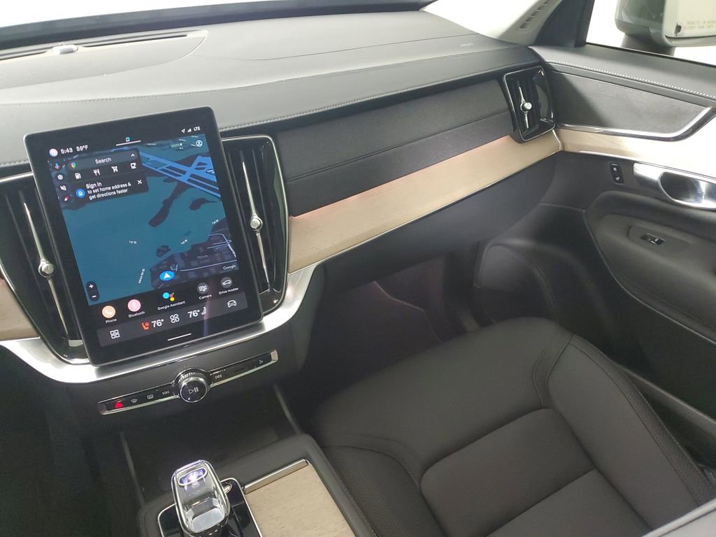 Certified 2025 Volvo XC90 B6 Core w/ Climate Package image 20