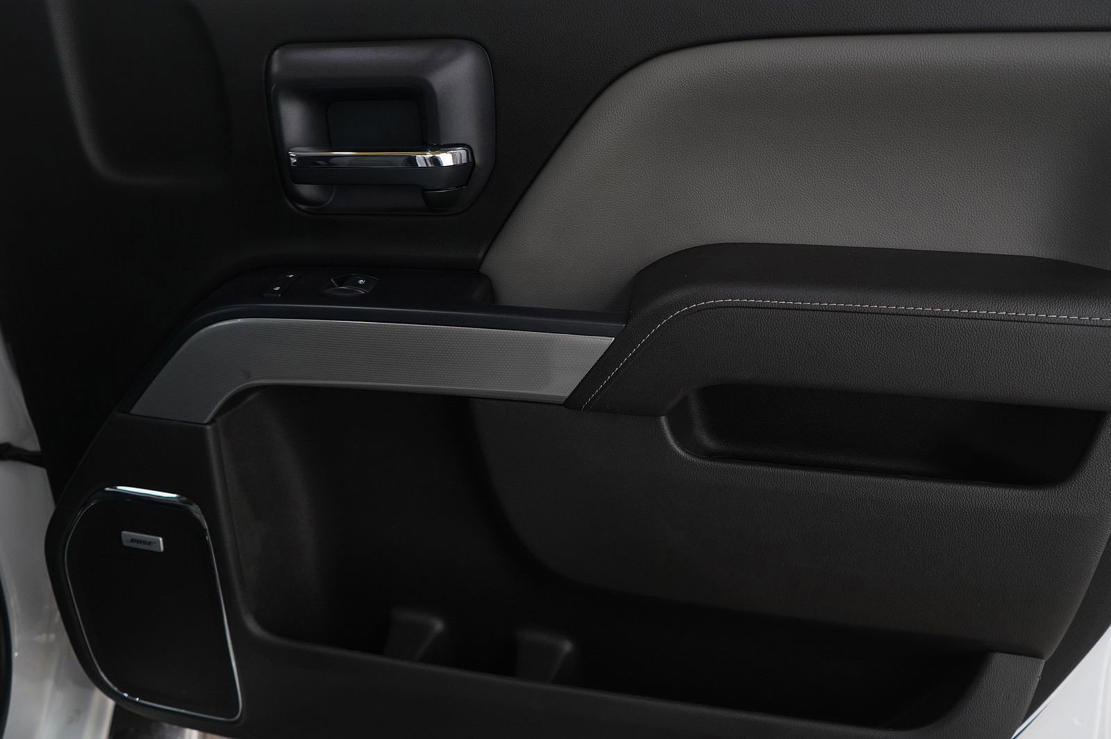 Used 2018 Chevrolet Silverado 1500 LTZ Z71 w/ LTZ Plus Package image 9