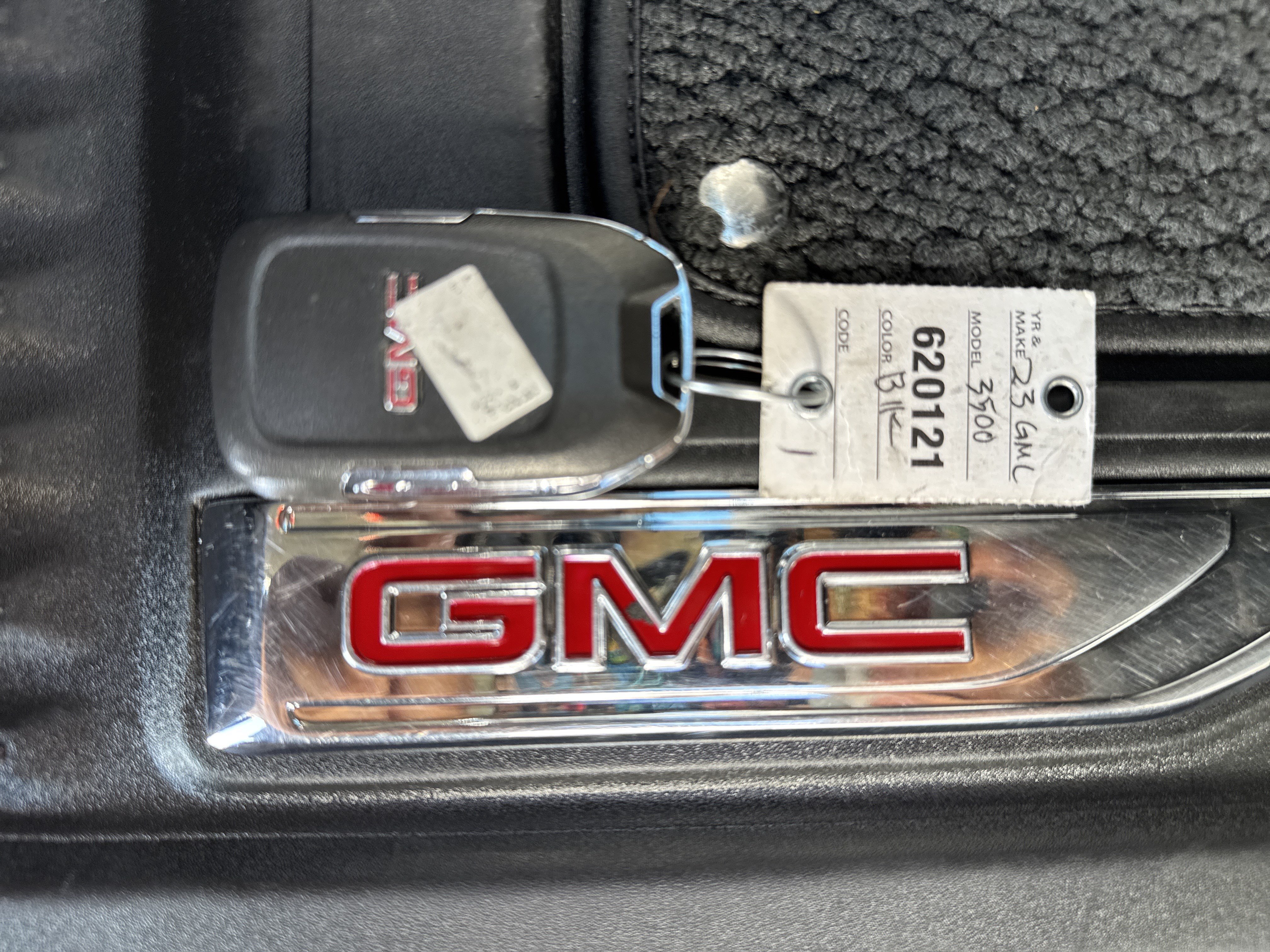 Used 2023 GMC Sierra 3500 Denali w/ Denali Black Diamond Edition AWD/4WD image 23