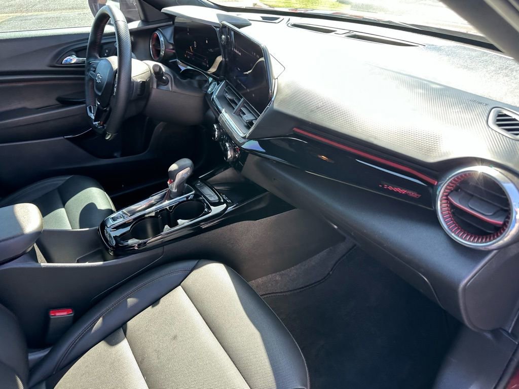 Used 2025 Chevrolet Trax RS w/ Sunroof Package image 22