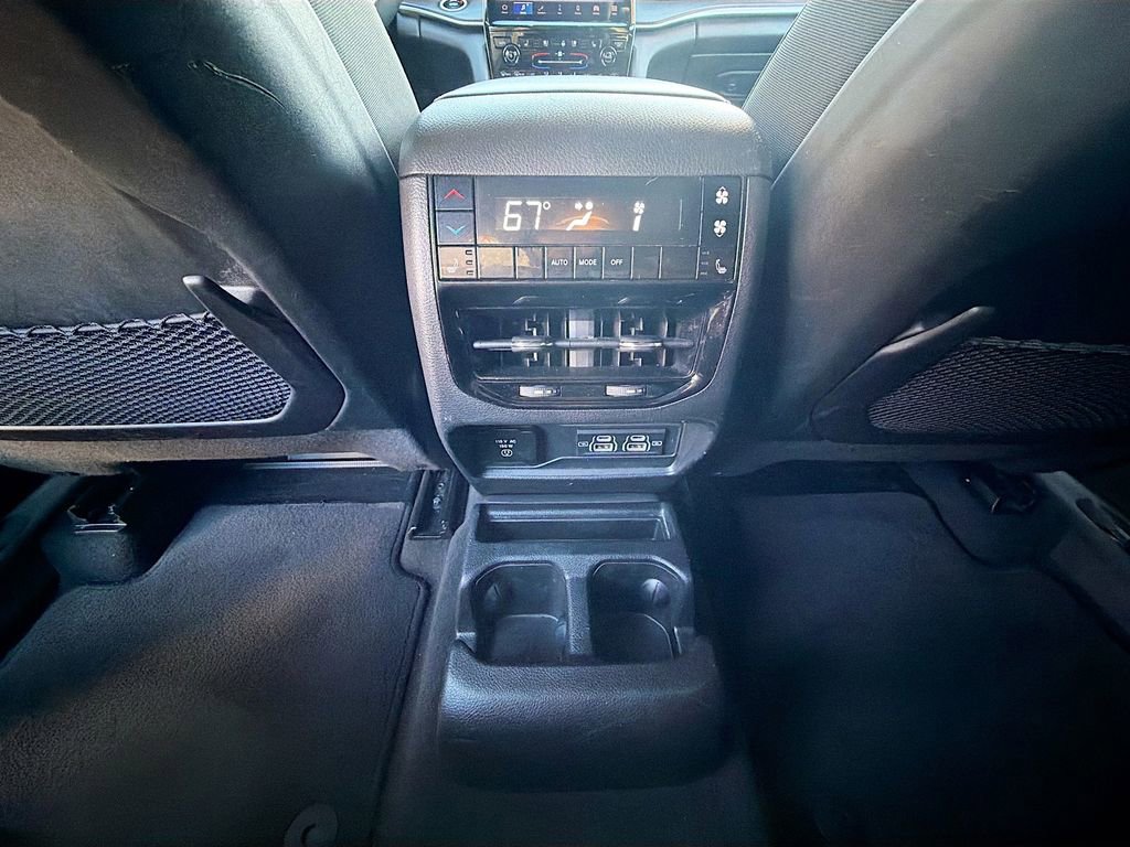 Used 2024 Jeep Grand Cherokee L Limited w/ Luxury Tech Group II image 21