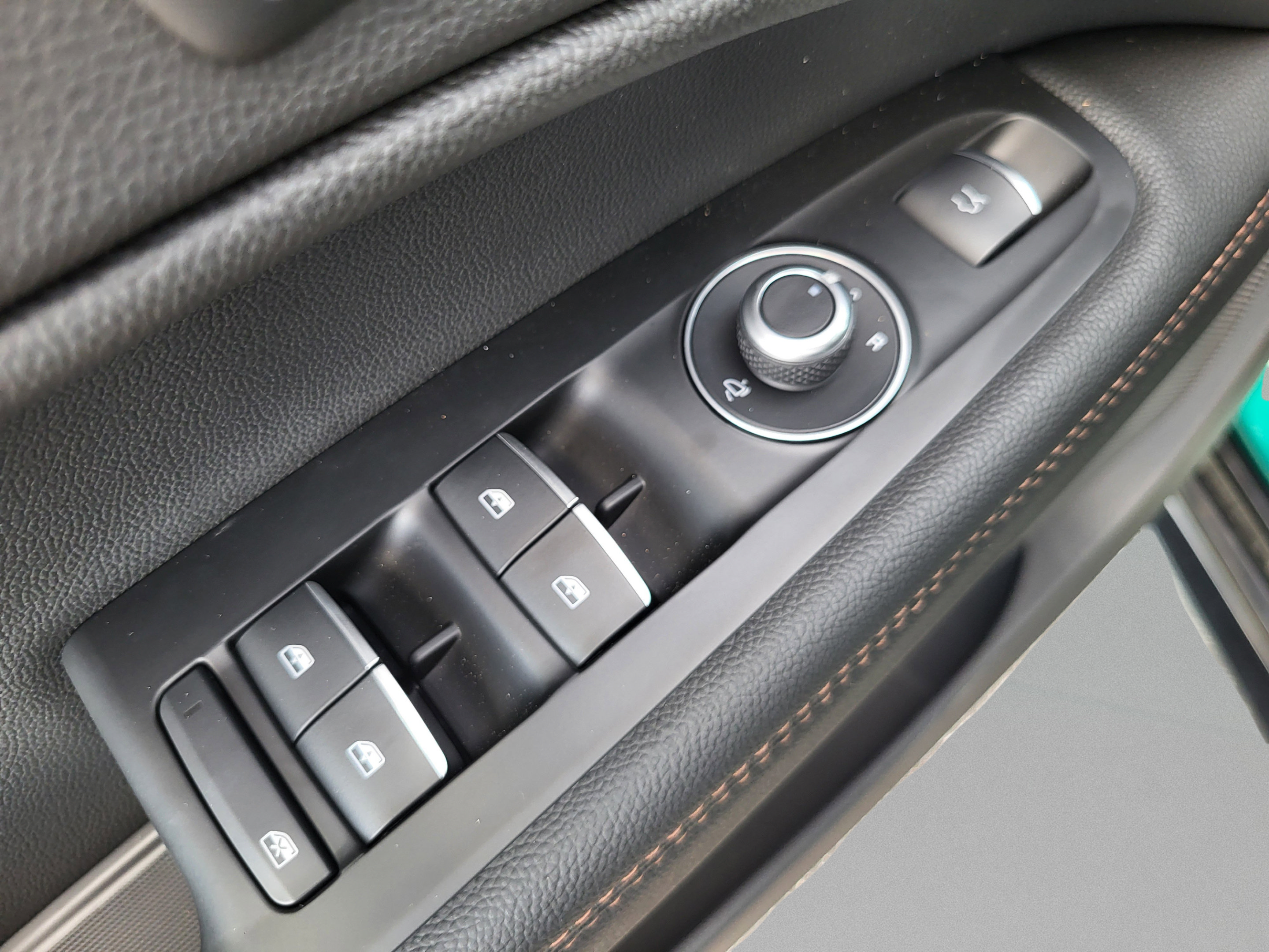 New 2025 Alfa Romeo Stelvio Sprint AWD/4WD image 42