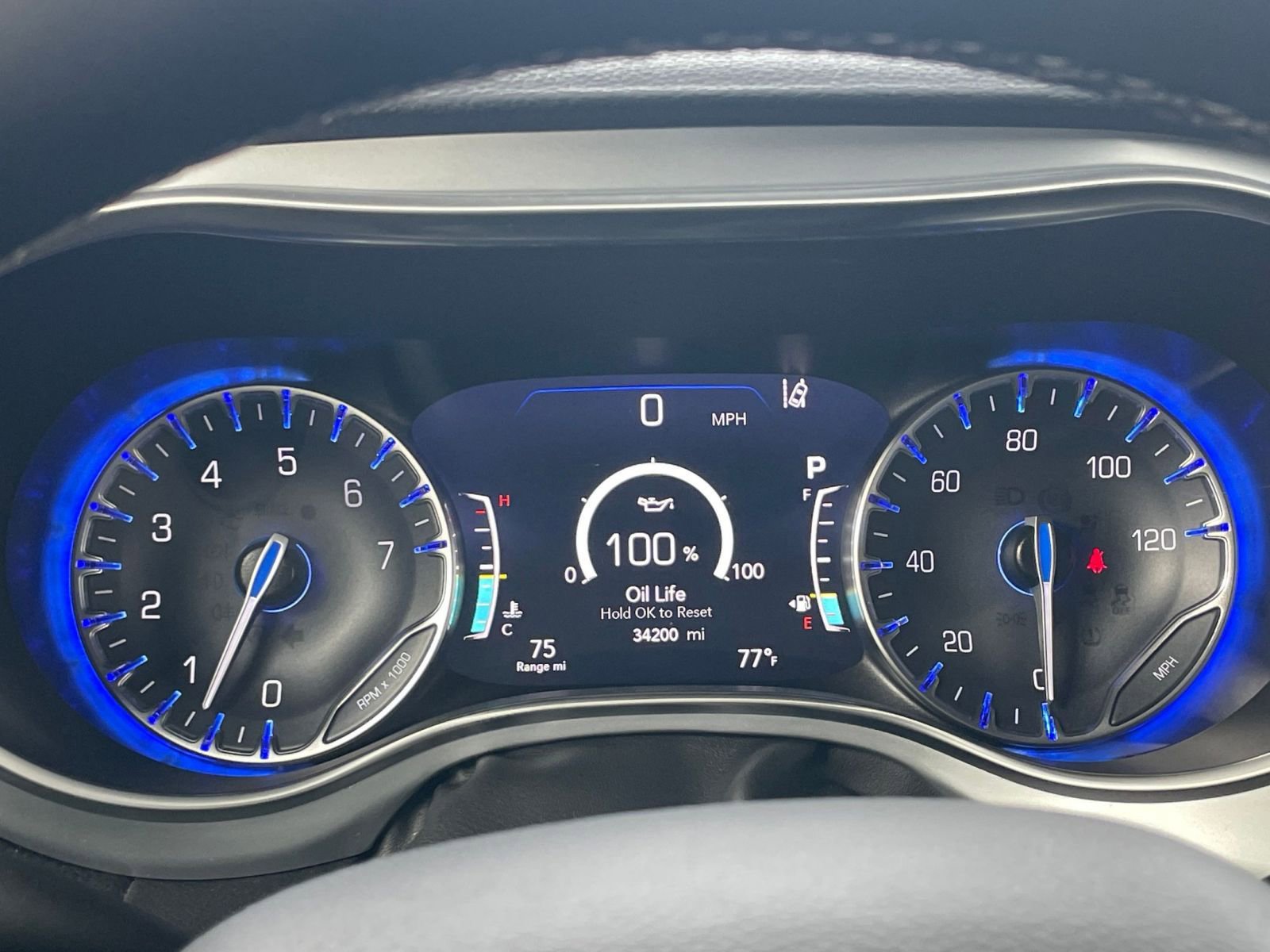 Used 2025 Chrysler Pacifica Limited image 47