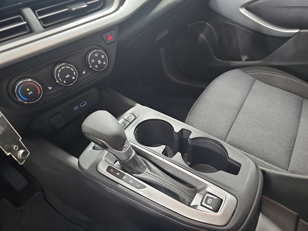 Certified 2024 Chevrolet Trax LS w/ LS Convenience Package FWD image 29