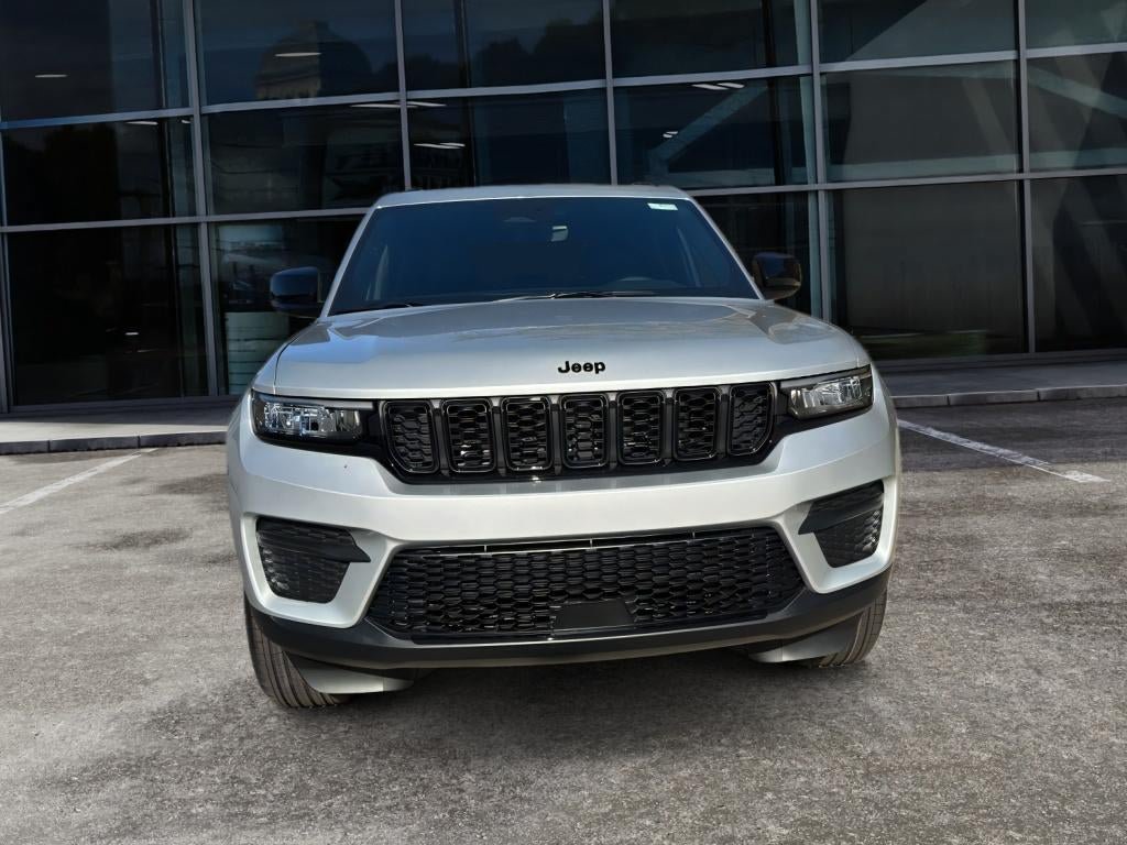 New 2025 Jeep Grand Cherokee Altitude RWD image 2