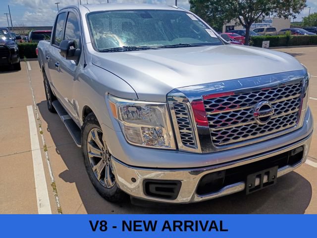 Used 2018 Nissan Titan SV w/ SV Convenience Package RWD image 3