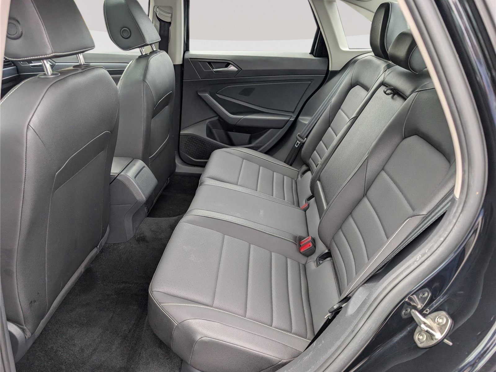 Used 2024 Volkswagen Jetta SE w/ Panoramic Sunroof Package FWD image 15