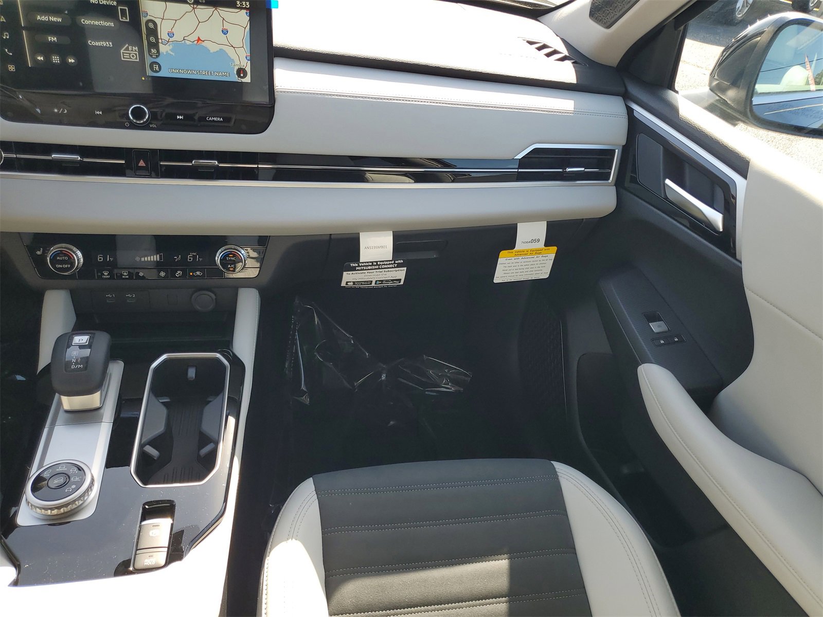 New 2025 Mitsubishi Outlander SE image 27