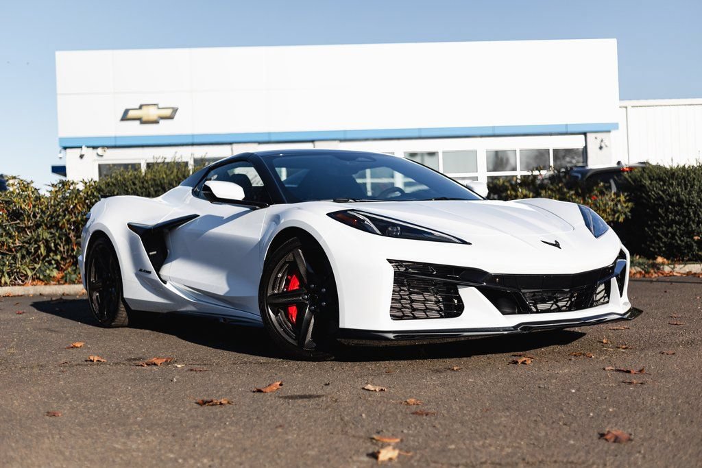 Used 2024 Chevrolet Corvette Z06 w/ Stealth Interior Trim Package RWD image 27