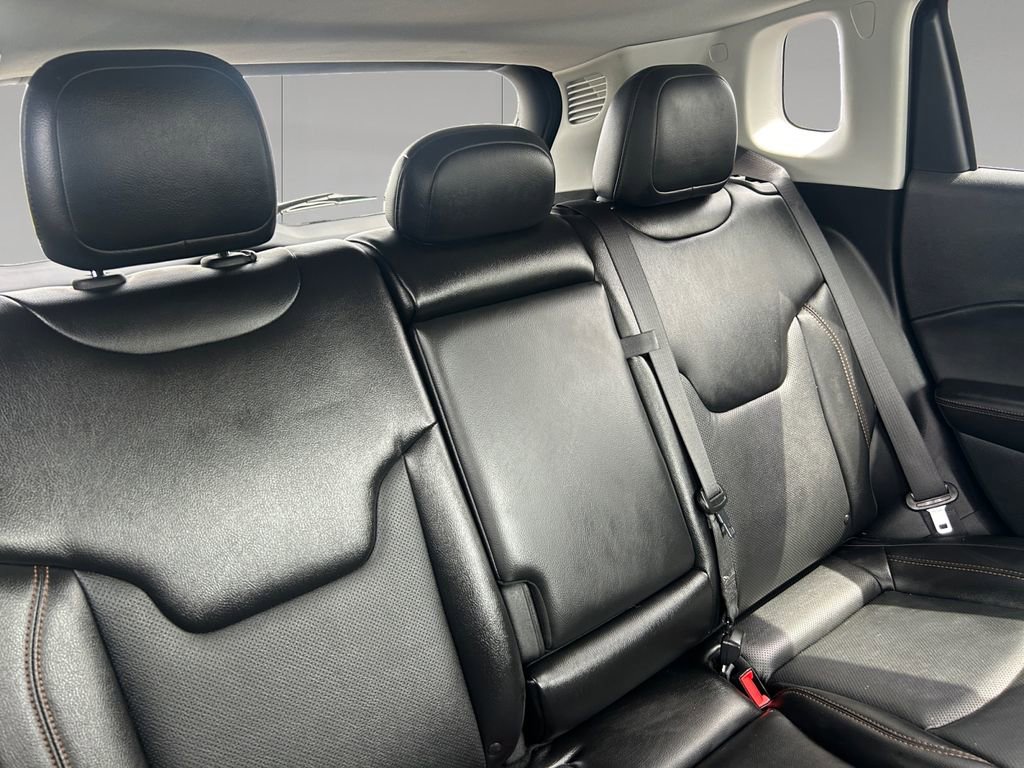 Used 2021 Jeep Compass Limited w/ Sun and Sound Group AWD/4WD image 18