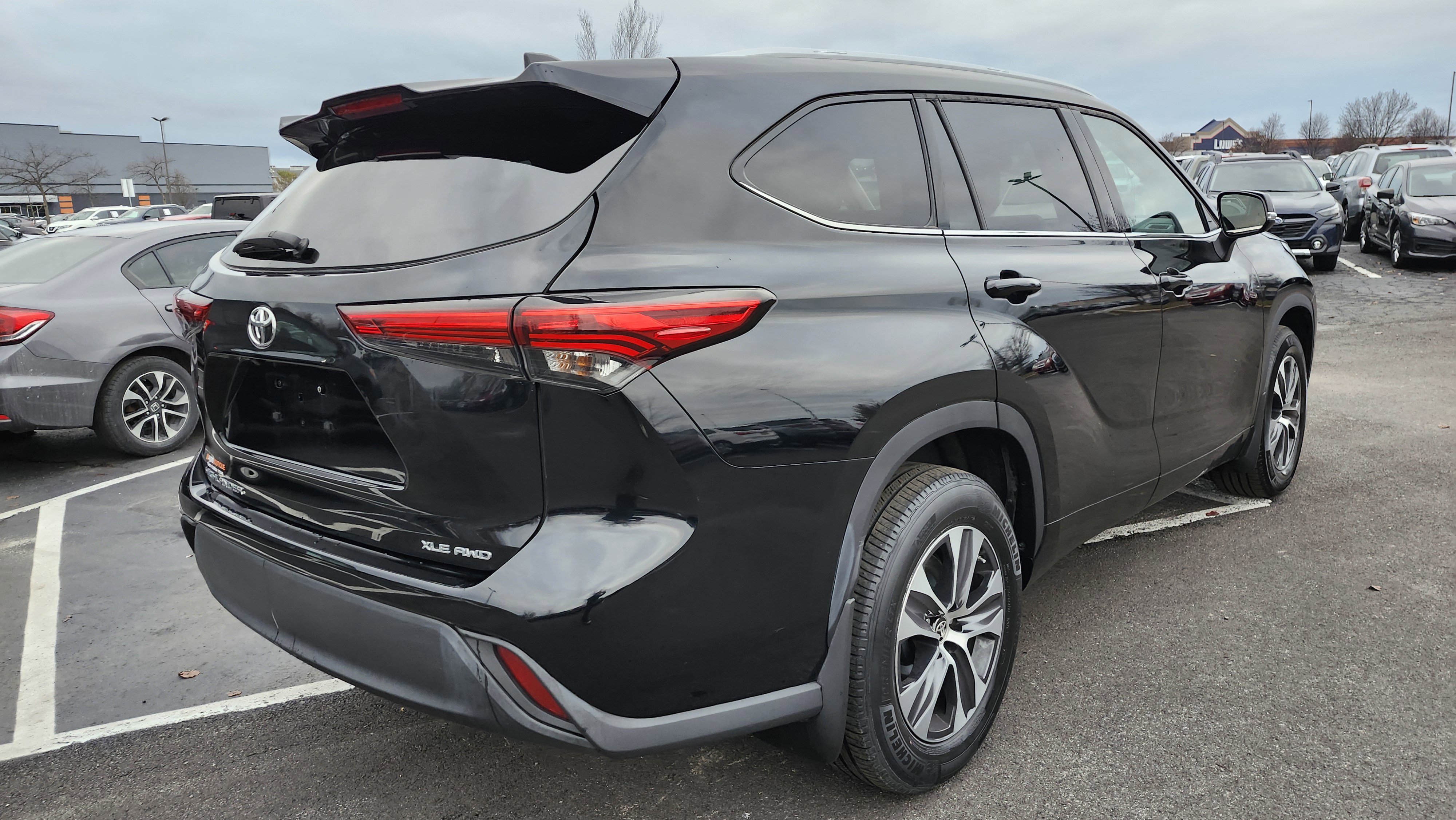 Used 2022 Toyota Highlander XLE image 20