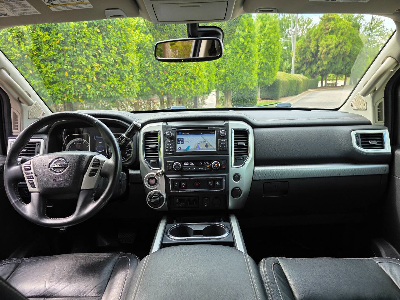 Used 2017 Nissan Titan PRO-4X w/ Pro-4x Convenience Package image 18