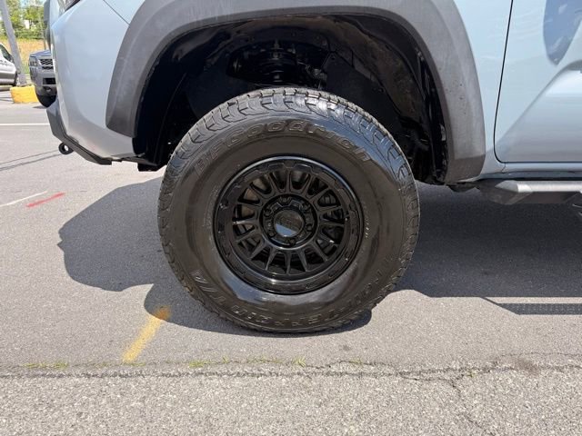 Used 2021 Toyota Tacoma TRD Sport w/ Technology Package AWD/4WD image 13
