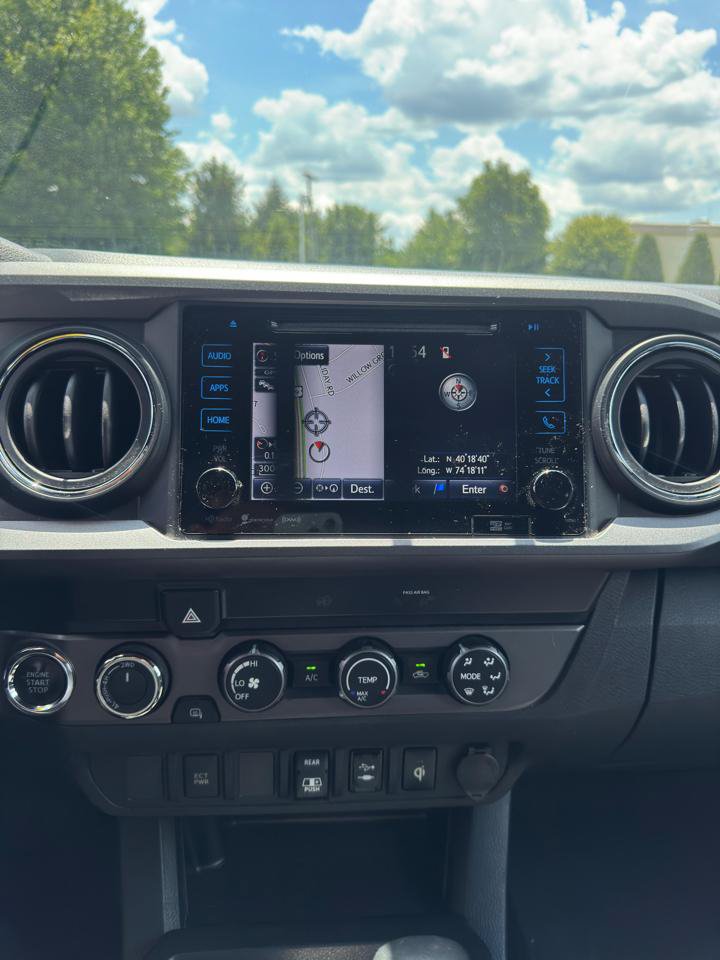 Used 2019 Toyota Tacoma TRD Sport AWD/4WD image 17