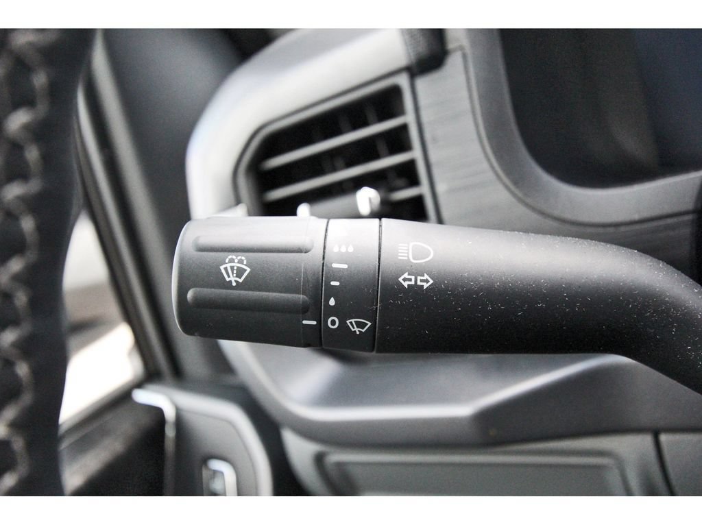 Used 2025 Ford F150 Lightning XLT AWD/4WD image 18