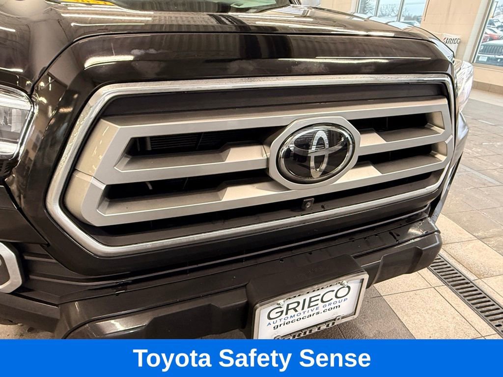 Used 2021 Toyota Tacoma Limited image 3
