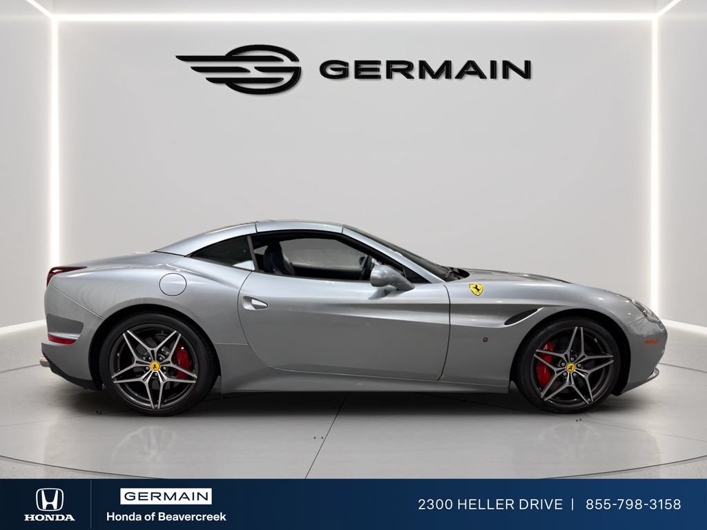 Used 2017 Ferrari California T RWD image 9