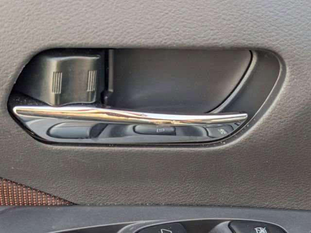 Used 2024 Nissan Kicks SR image 13