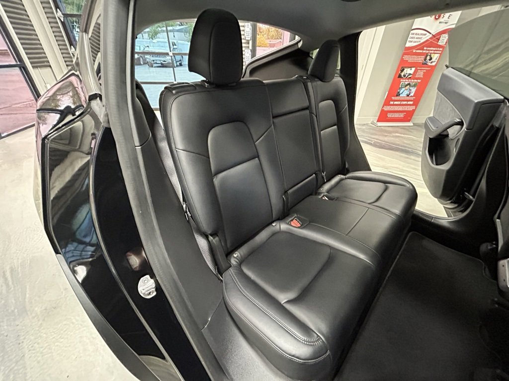 Used 2020 Tesla Model Y Long Range image 6