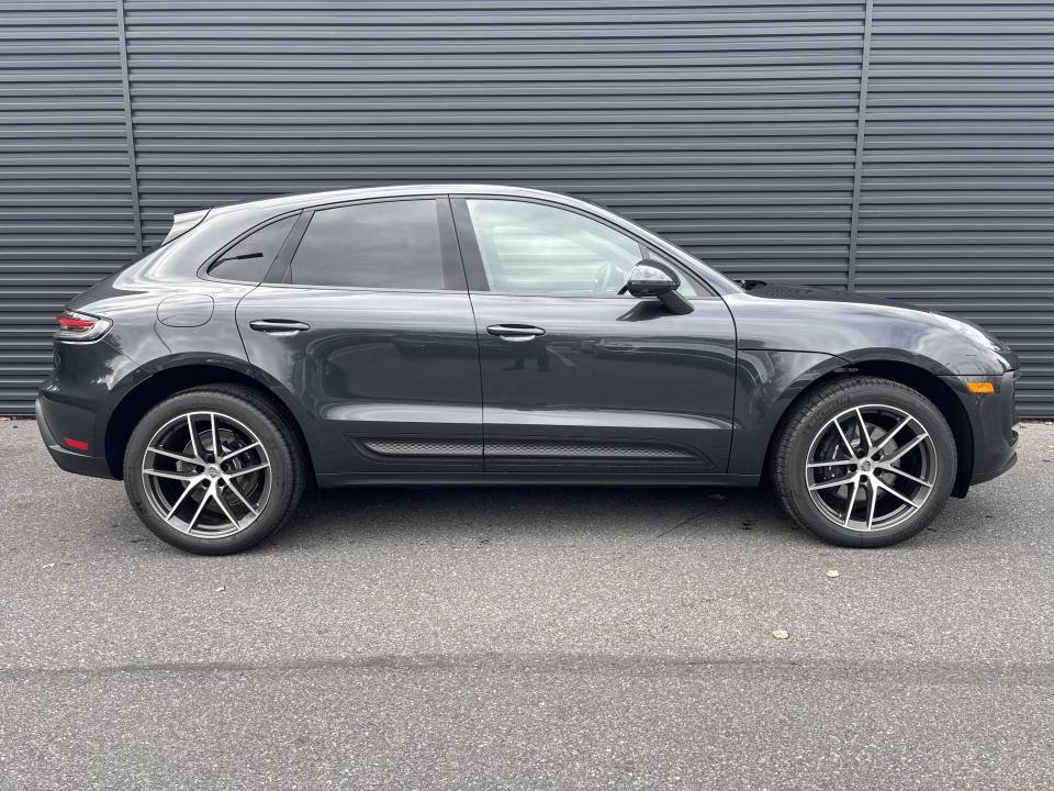 New 2026 Porsche Macan AWD/4WD image 6