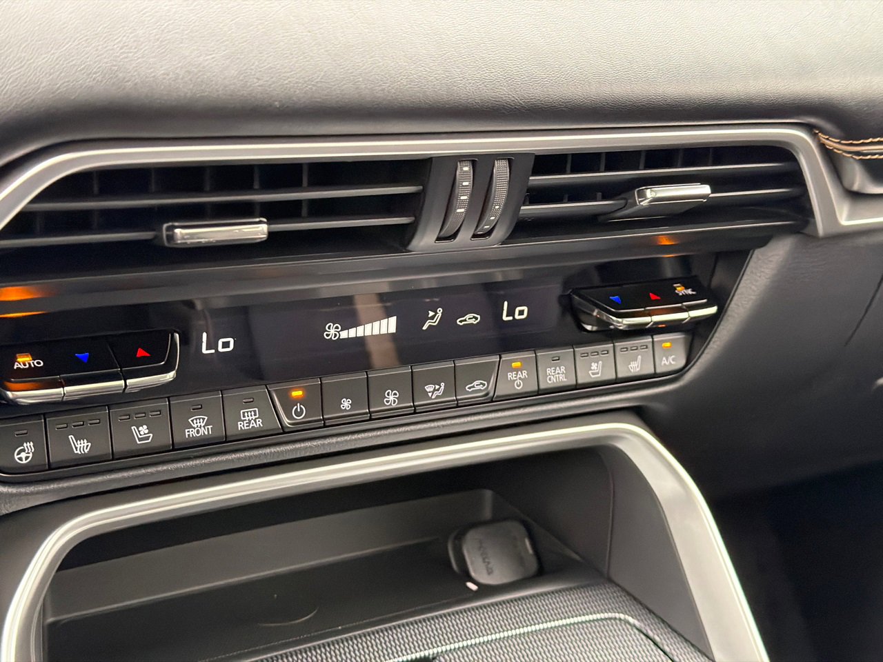 New 2026 MAZDA CX-90 Plug-In Hybrid w/ Premium Plus image 29