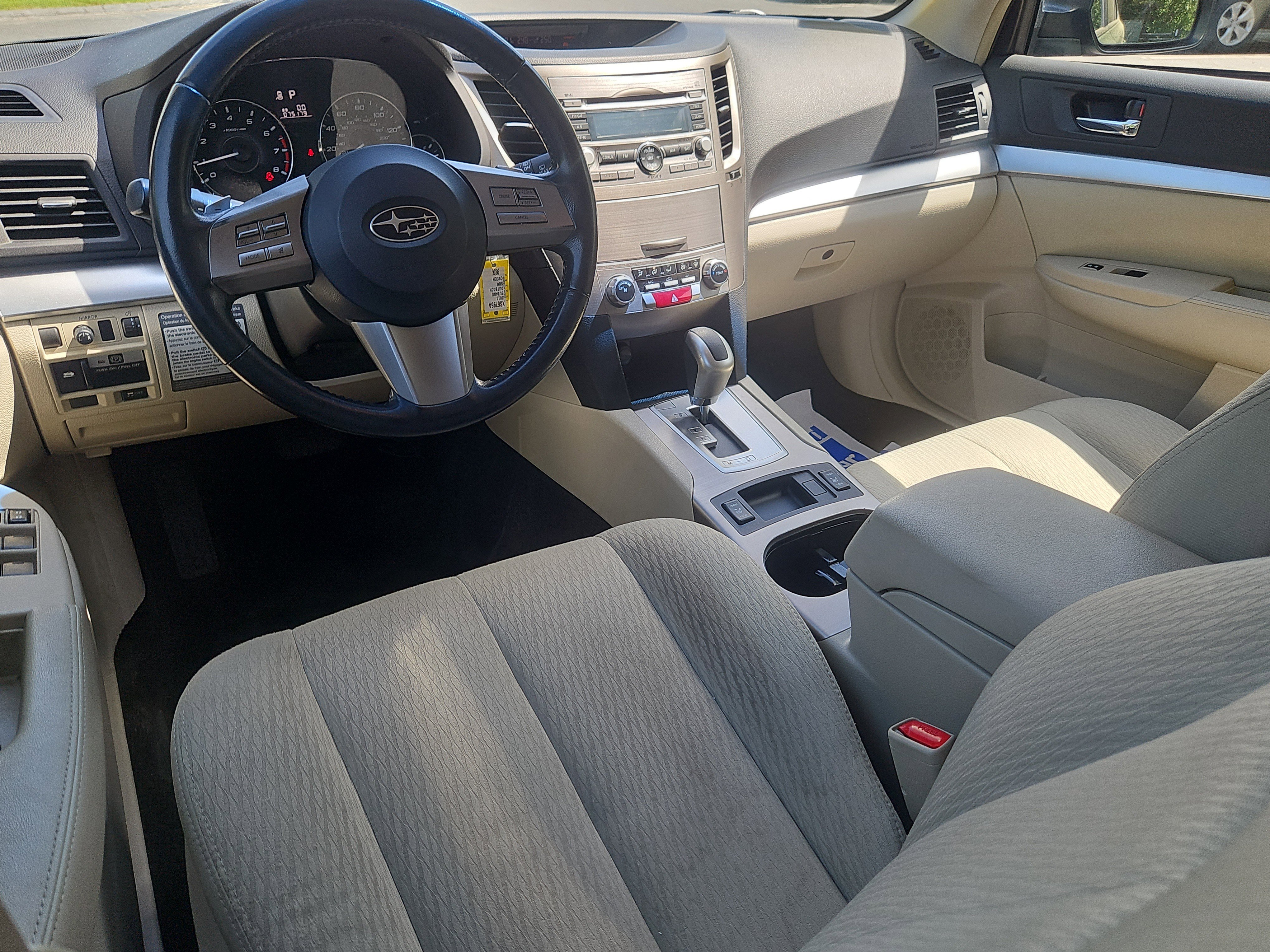 Used 2011 Subaru Outback 2.5i Premium w/ All-Weather Pkg AWD/4WD image 3