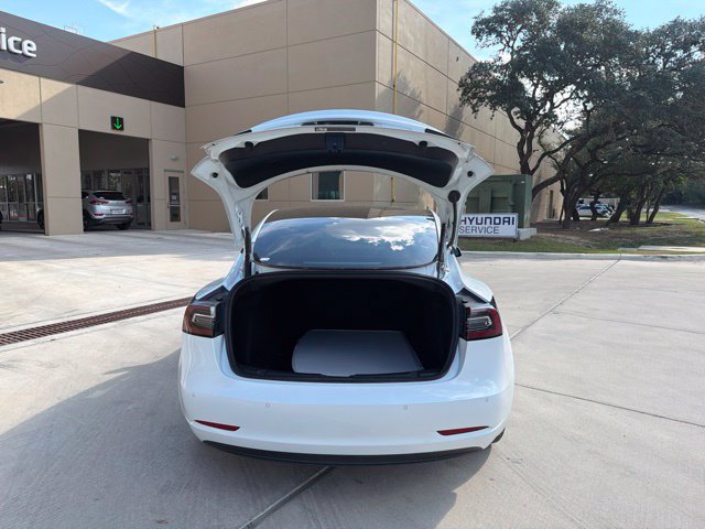Used 2021 Tesla Model 3 Standard Range Plus RWD image 4