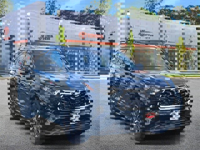 Used 2022 Toyota Highlander XLE