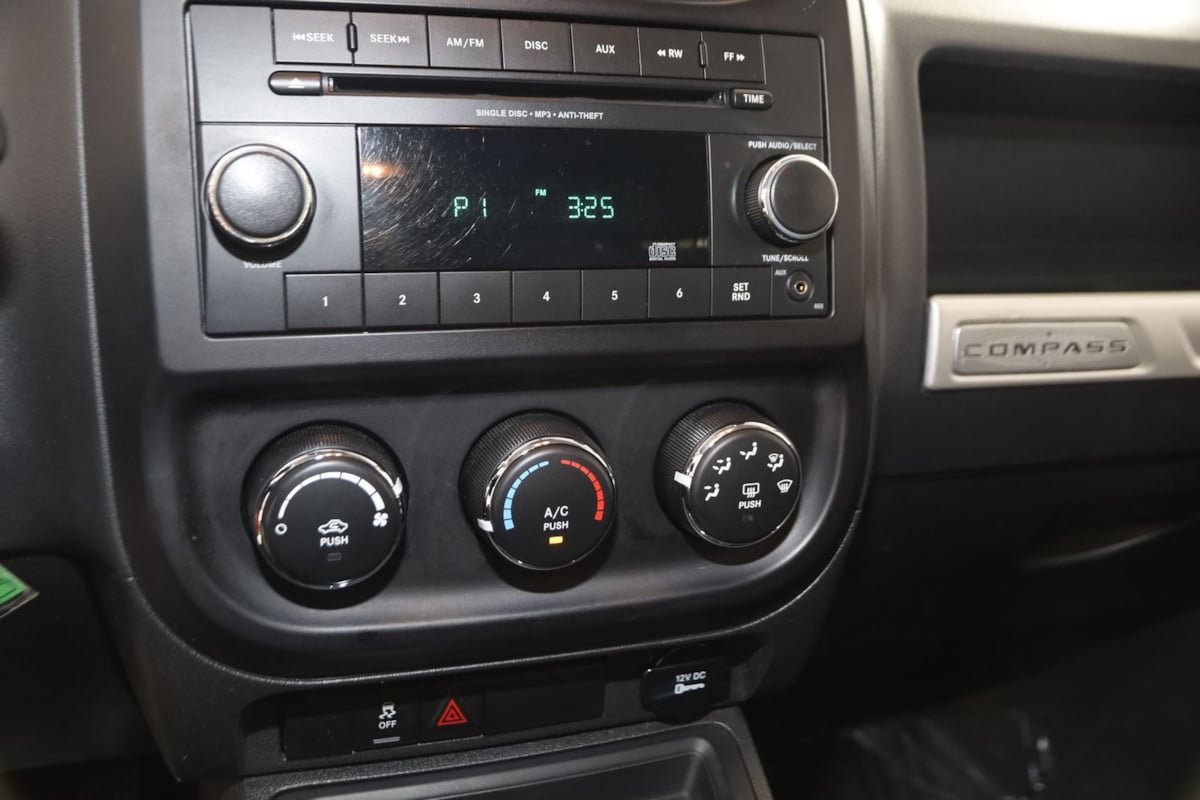 Used 2014 Jeep Compass Sport w/ Power Value Group FWD image 19