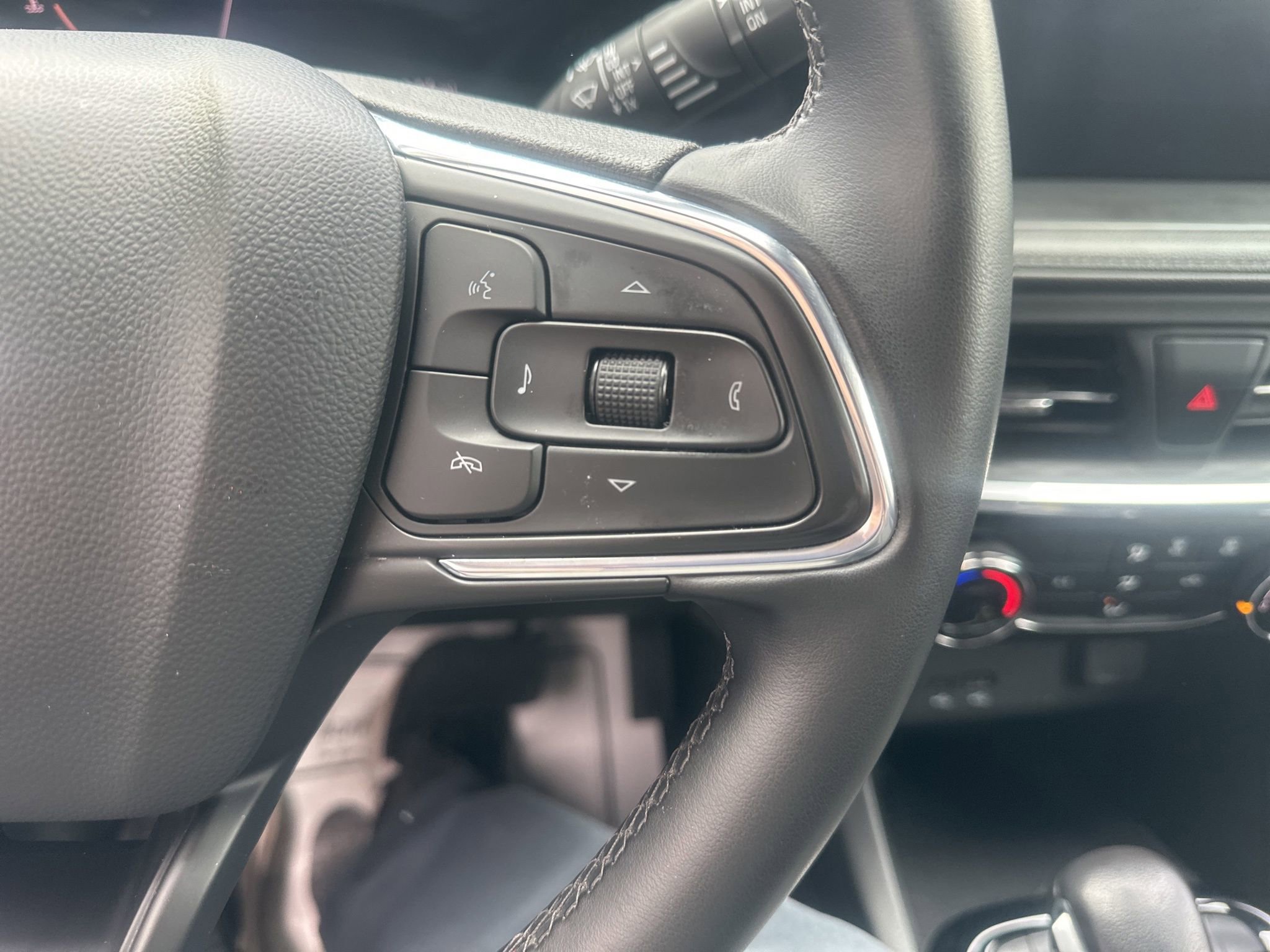 Used 2024 Buick Encore GX Sport Touring image 20