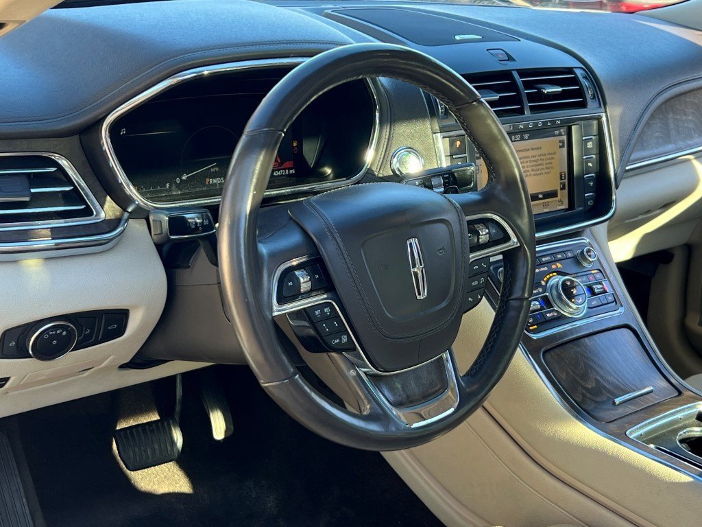 Used 2019 Lincoln Continental Reserve image 24