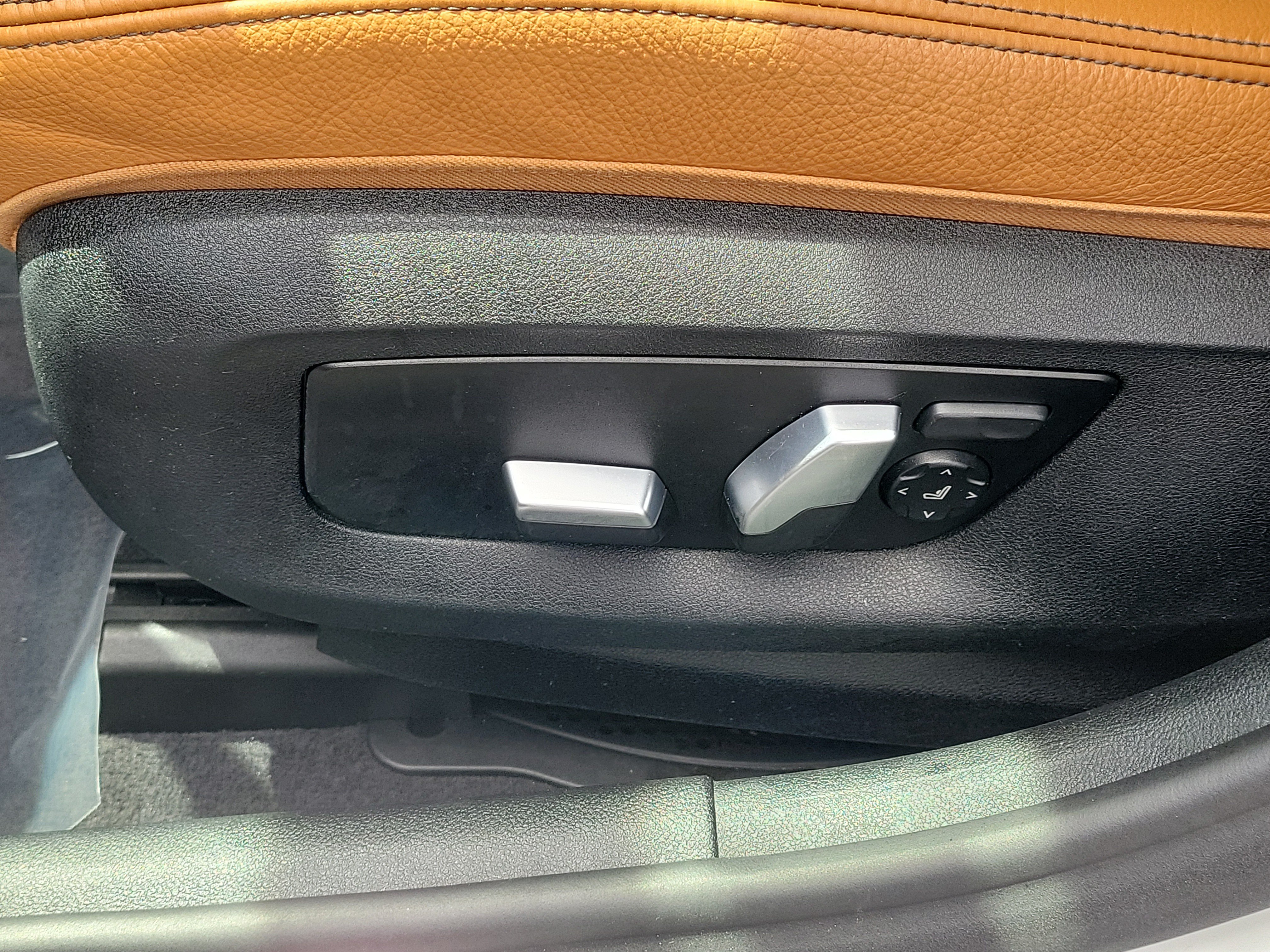 Used 2021 BMW 530i w/ M Sport Package RWD image 22