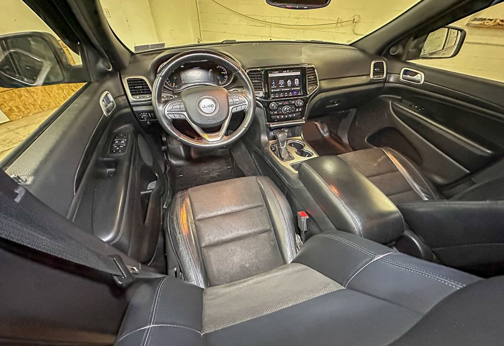 Used 2019 Jeep Grand Cherokee Altitude image 12
