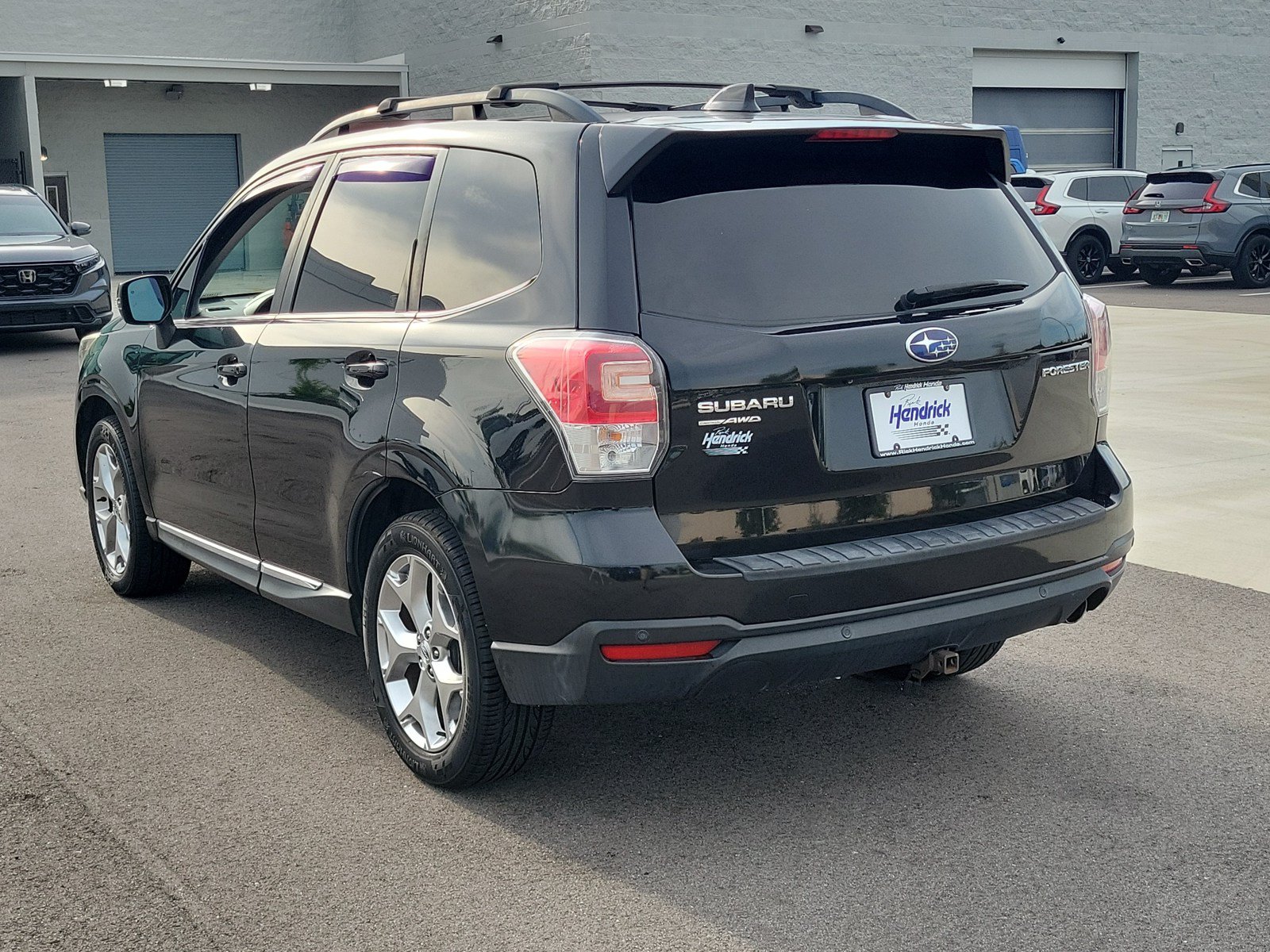 Used 2017 Subaru Forester 2.5i Touring AWD/4WD image 5