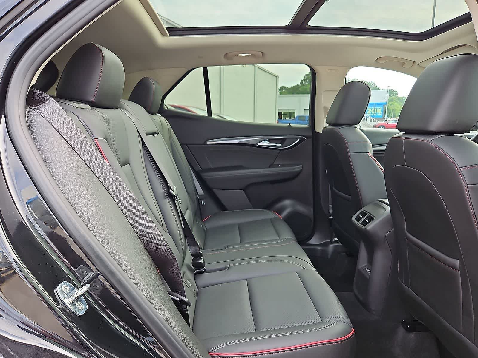 Used 2022 Buick Envision Essence w/ Technology Package II FWD image 34