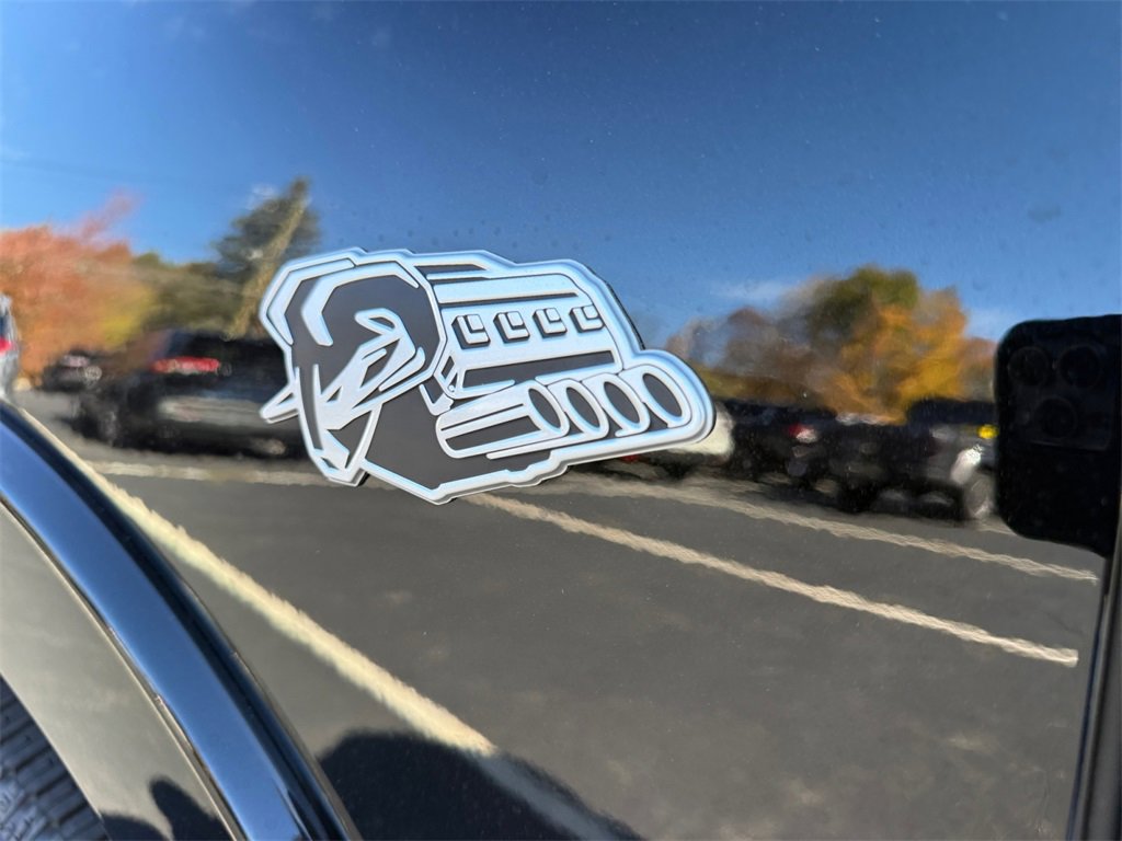 New 2026 RAM 1500 4x4 Crew Cab image 31
