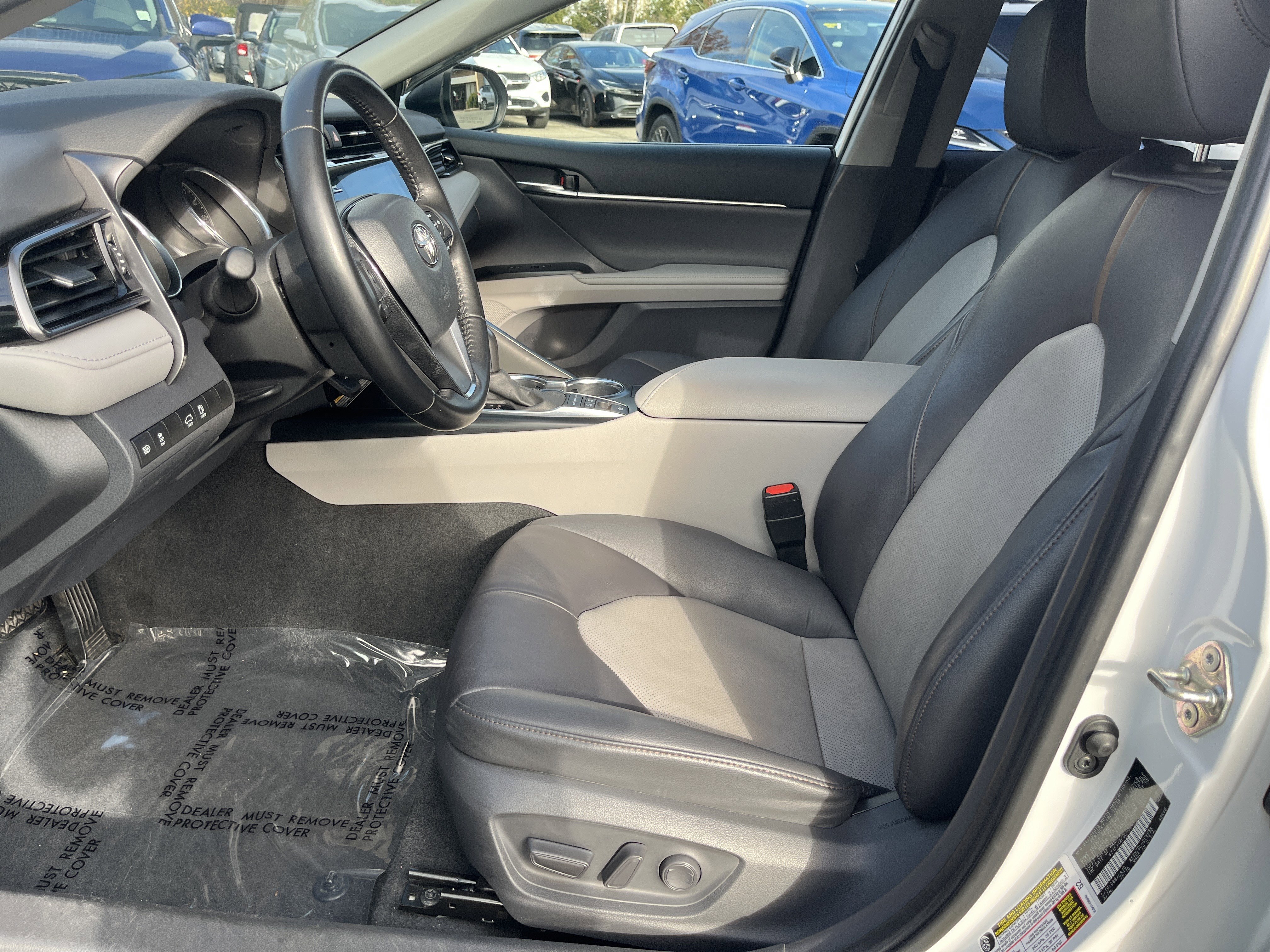 Used 2020 Toyota Camry XLE image 17