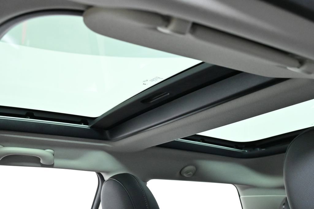 Certified 2024 MINI Cooper 2-Door Hardtop image 25