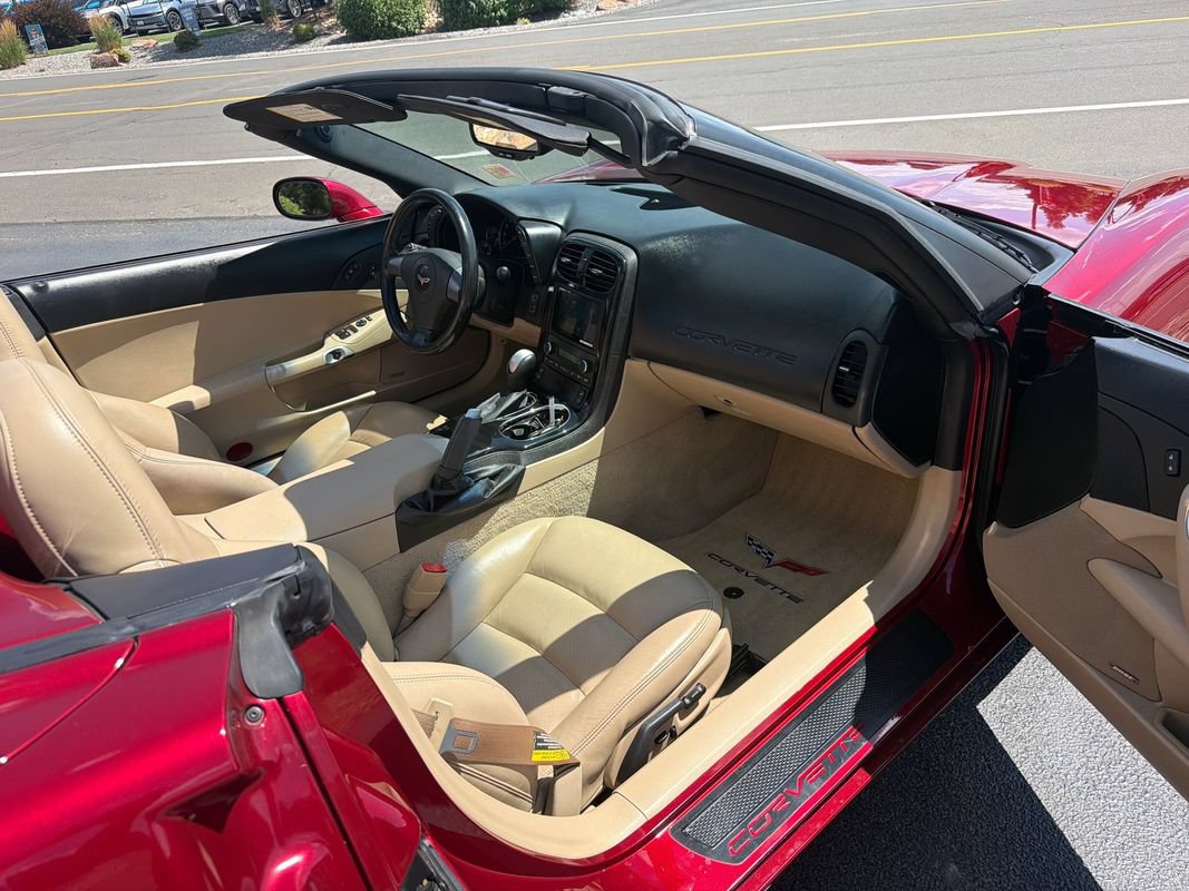 Used 2006 Chevrolet Corvette Convertible w/ Preferred Equipment Group RWD image 43