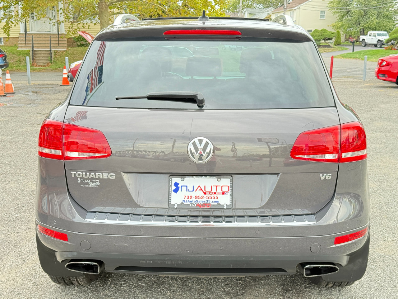 Used 2012 Volkswagen Touareg VR6 image 5