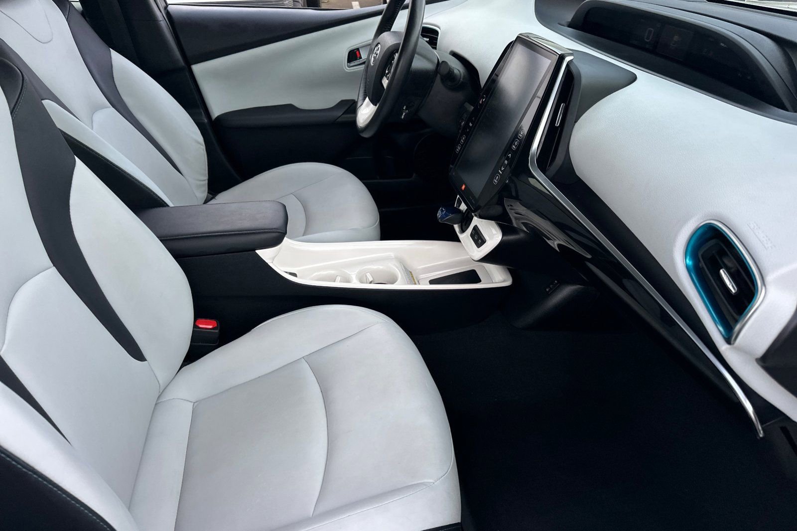 Used 2019 Toyota Prius Prime Advanced FWD image 15