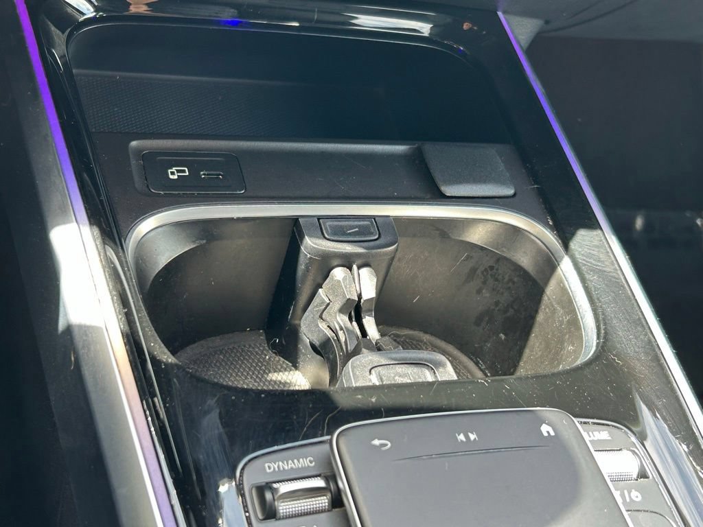 Used 2022 Mercedes-Benz GLB 250 w/ Premium Package Lite image 22