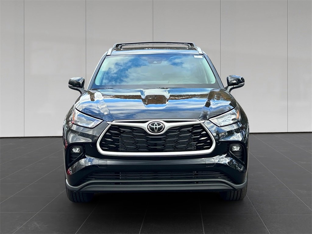 New 2026 Toyota Highlander XLE image 8