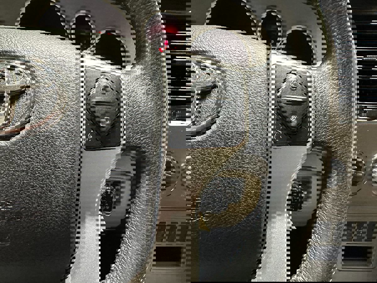 Used 2016 Toyota Sequoia SR5 image 33